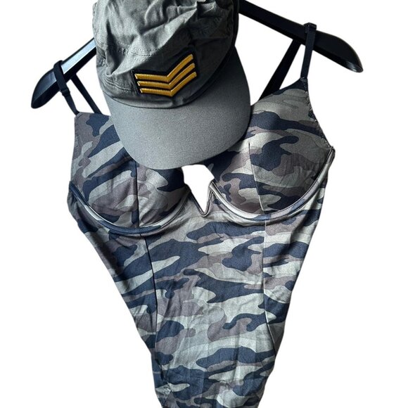 La Senza Camo Bodysuit & Hat - Picture 1 of 3
